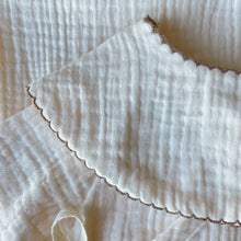 Load image into Gallery viewer, Newborn outfit + Blanket Set (Cream)