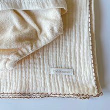Load image into Gallery viewer, Newborn outfit + Blanket Set (Cream)