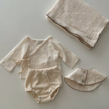Load image into Gallery viewer, Newborn outfit + Blanket Set (Cream)