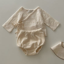 Load image into Gallery viewer, Newborn outfit + Blanket Set (Cream)