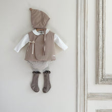 Load image into Gallery viewer, Flo Padded Vest (Two Colours)