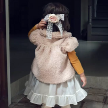 Load image into Gallery viewer, Teddy Borg Gilet Vest (beige)