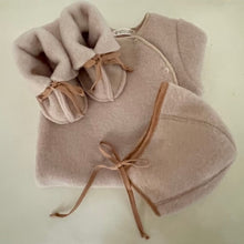 Load image into Gallery viewer, MERINO WOOL BONNET