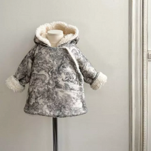 Load image into Gallery viewer, Petite Fleece Jacket (Safari Print)