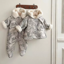 Load image into Gallery viewer, Petite Fleece Jacket (Safari Print)