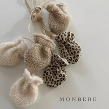 Load image into Gallery viewer, Coco Hat + Mitten Set (Ivory)